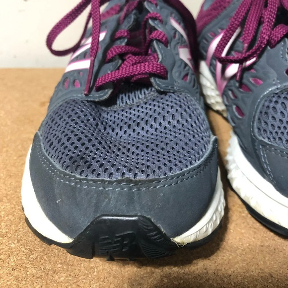 New Balance Comfort 420 Response 1.0 Grey Maroon Laces 8  Perforations Athletic - Picture 4 of 14